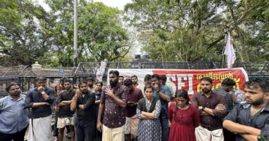 sfi march towards rajbhavan against kerala governor